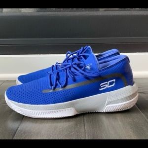 LikeNew!Men’s UnderArmour SCbasketball shoe.sz10.5